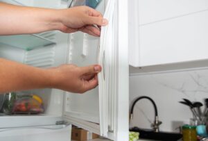 7 Common Refrigerator Problems and How to Fix Them -9